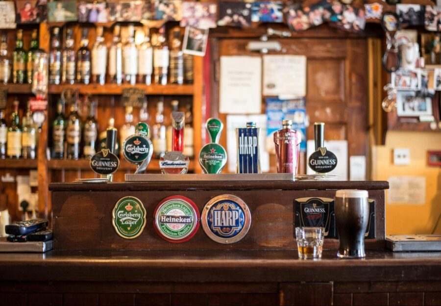 5 ways to overcome challenges facing pubs & bars in the UK right now